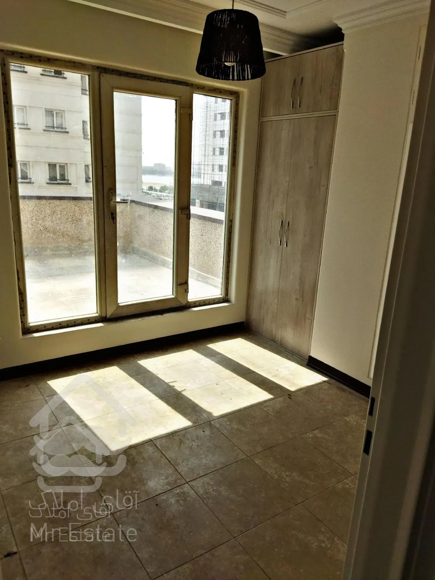 رهن و اجاره واحد 150 متری در چیتگر