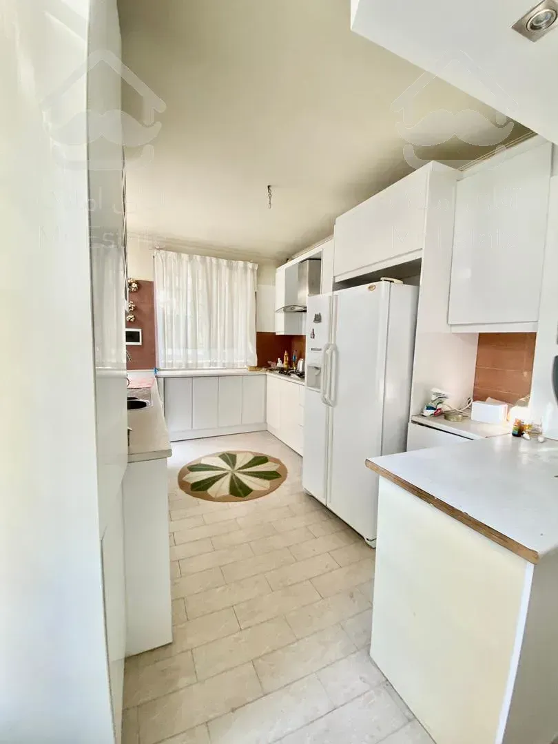 شهرک غرب ۱۳۰متر/۳خواب/۷ساله/تکواحدی