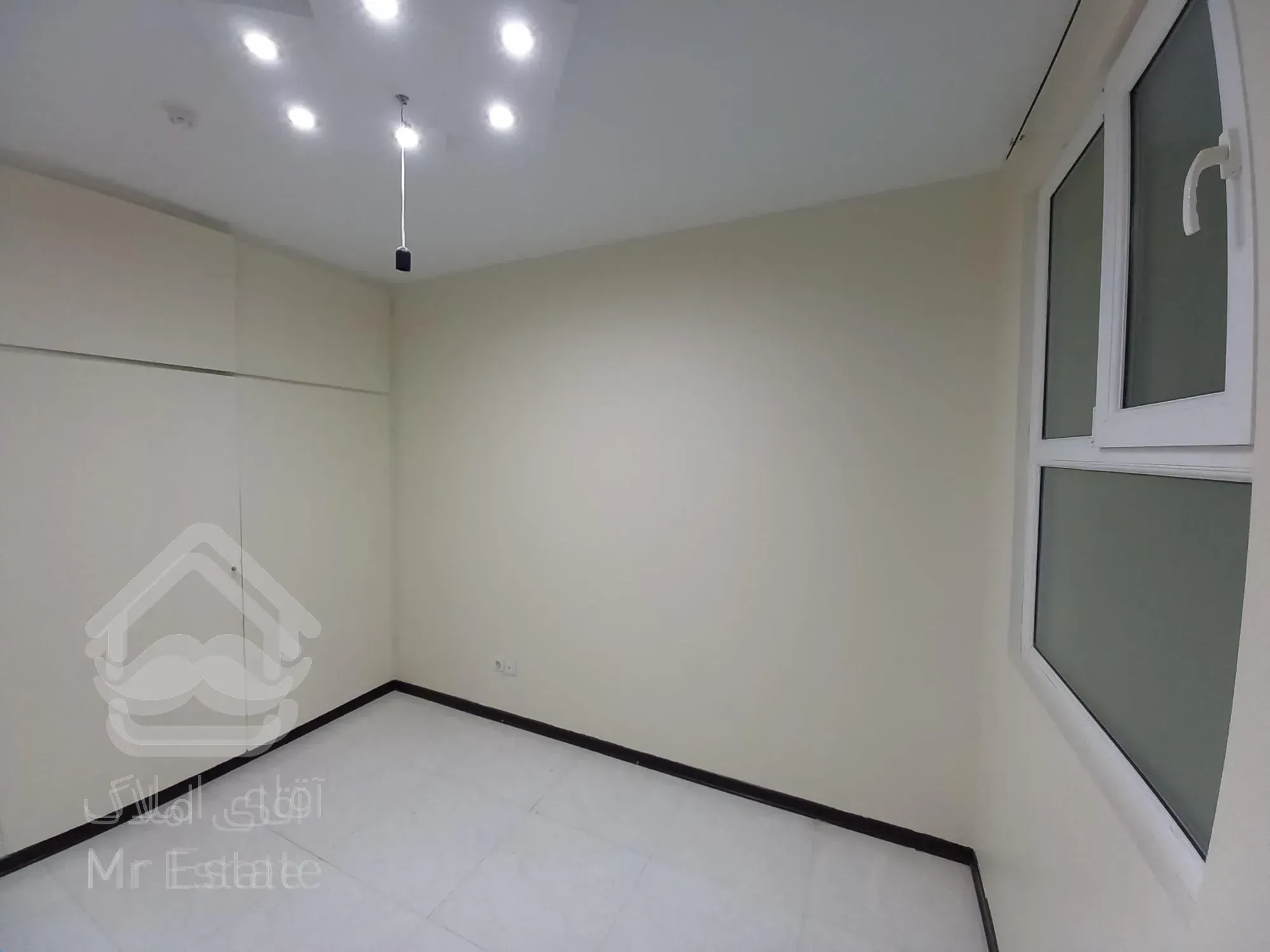 آپارتمان،۱۰۴متر،دوخوابه،آبان غربی