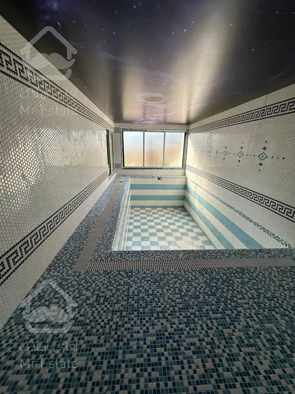 ویلا باغ فلت۳۱۰متری استخرداخلی خاص ولاکچری