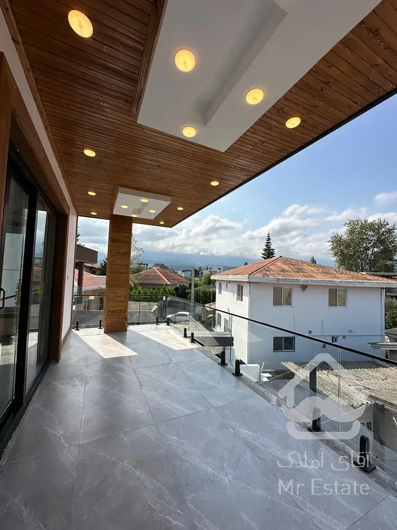 فروش ویلا در نوشهر استخر دار شهرکی سند دار کلید نخورده شیک