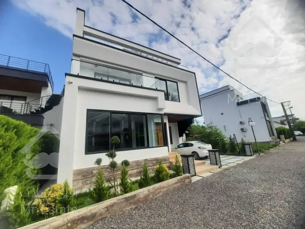 فروش ویلا در نوشهر استخر دار شهرکی کلید نخورده شیک آسانسور دارویوجنگل ودریا