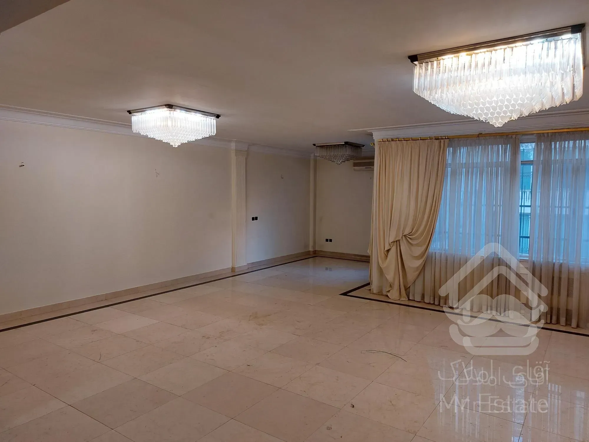 فروش پنت هاوس ۴۴۰ متری در فرمانیه شرقی