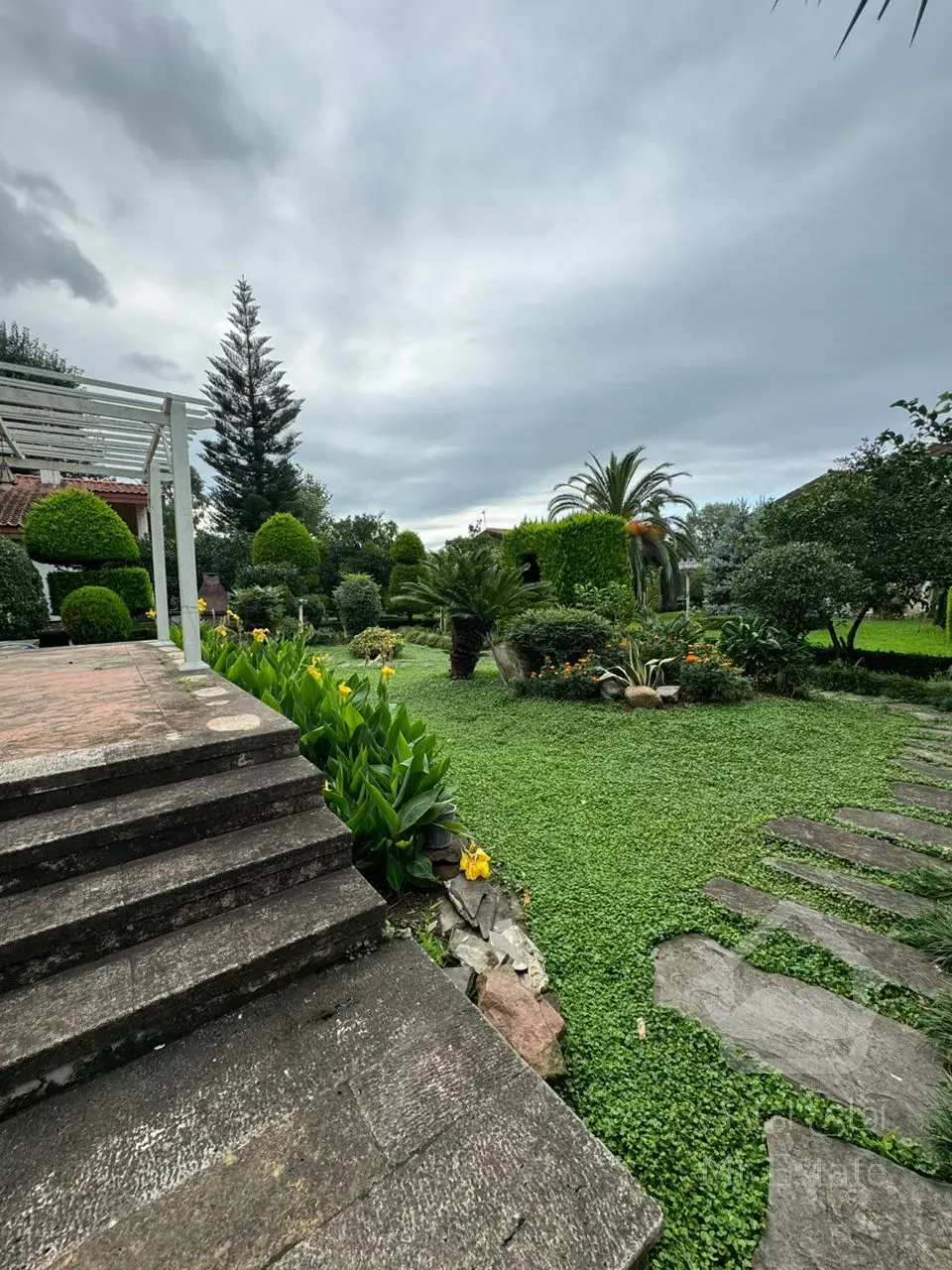 رهن و اجاره ویلا شهرک برند منطقه ۹۰۰متری وازیوار لوکس