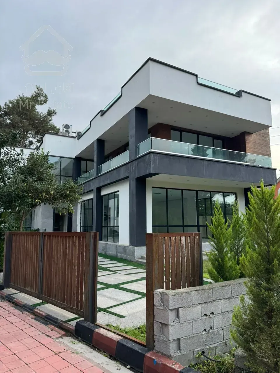 رهن و اجاره ویلا مدرن شهرکی زیر قیمت ۶۰۰متری وازیوار