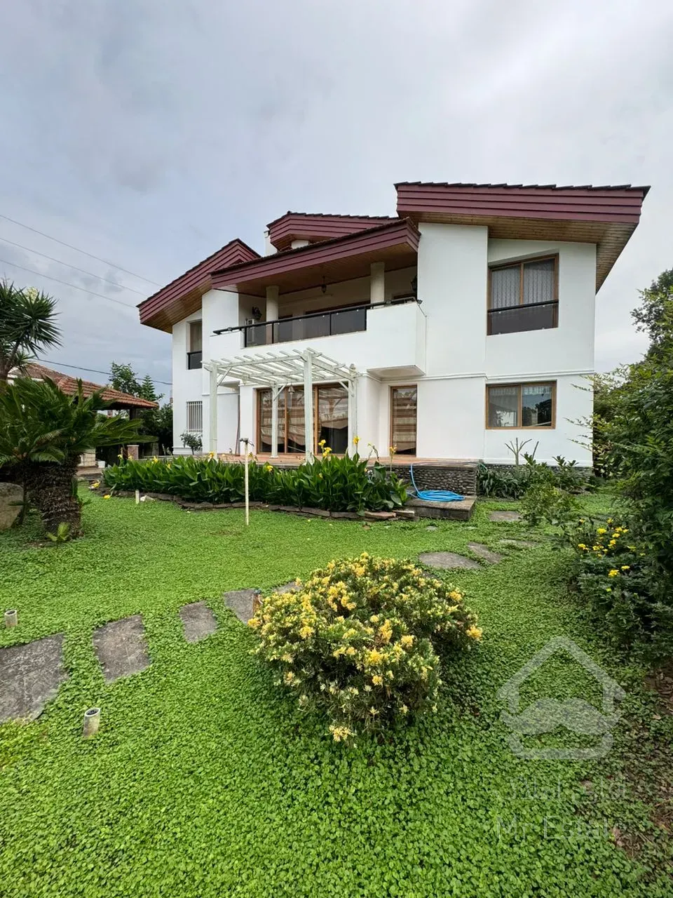 رهن و اجاره ویلا شهرک برند منطقه ۹۰۰متری وازیوار لوکس