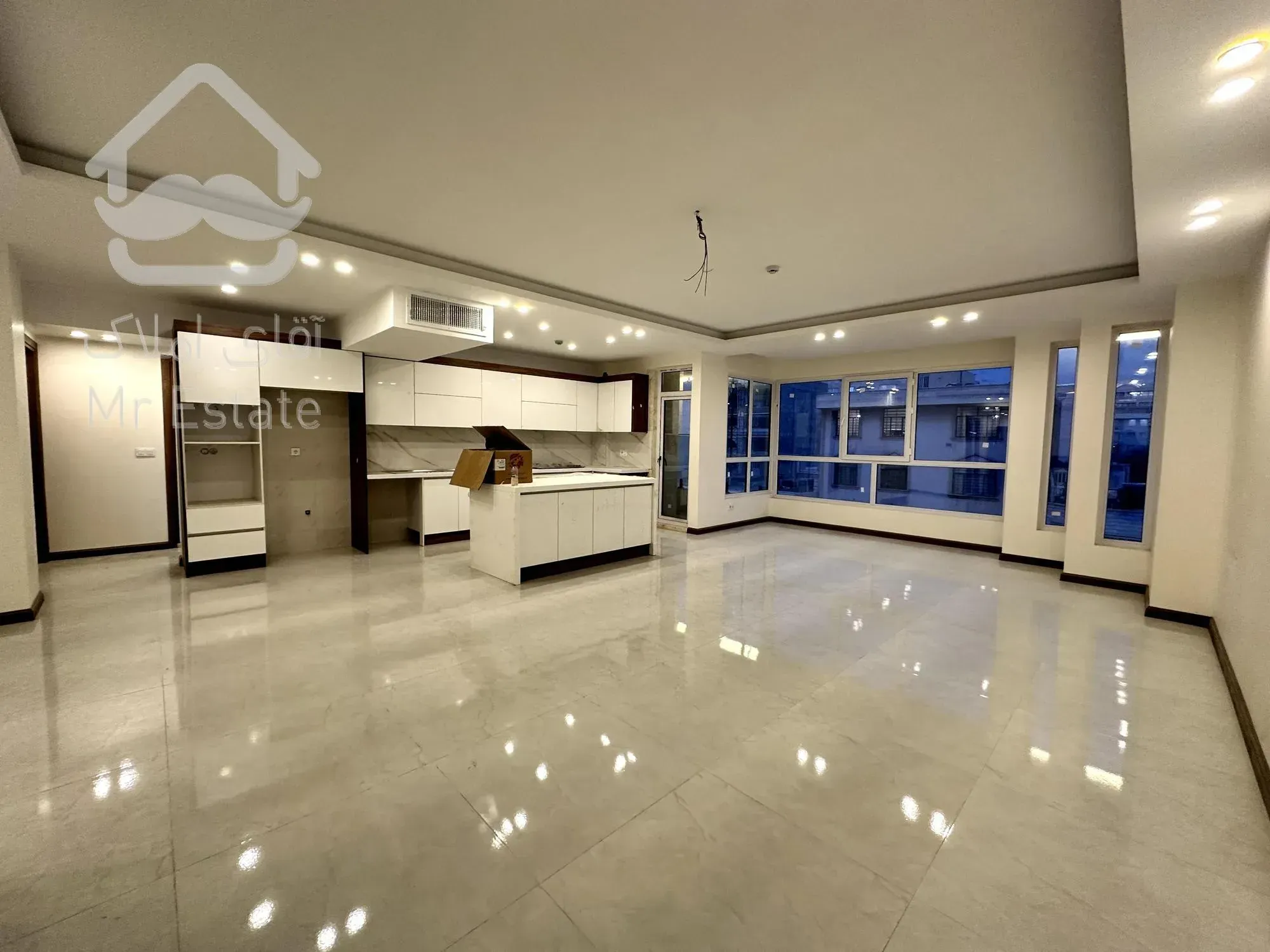 آپارتمان ۱۴۵ متری در گوهردشت / تجهیز شده/ جنوبی غرق نور