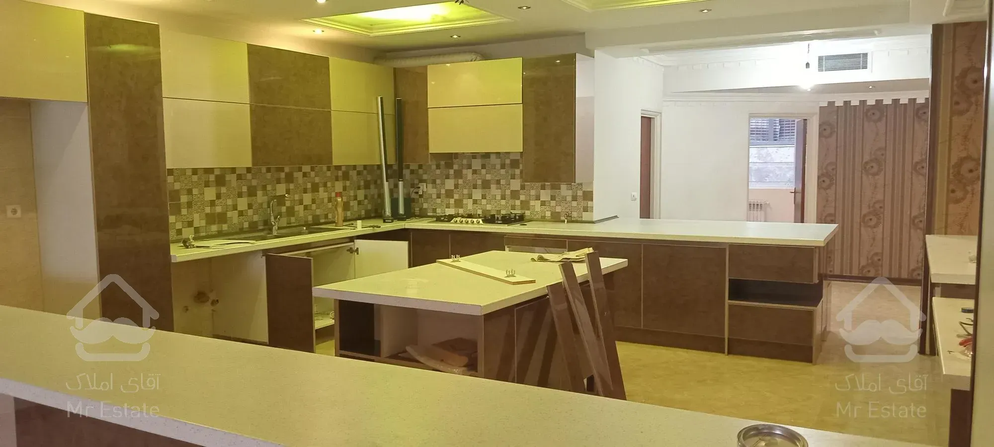 ۲۴۰ متر /۳ خوابه/فوق مدرن/ دریاچه چیتگر