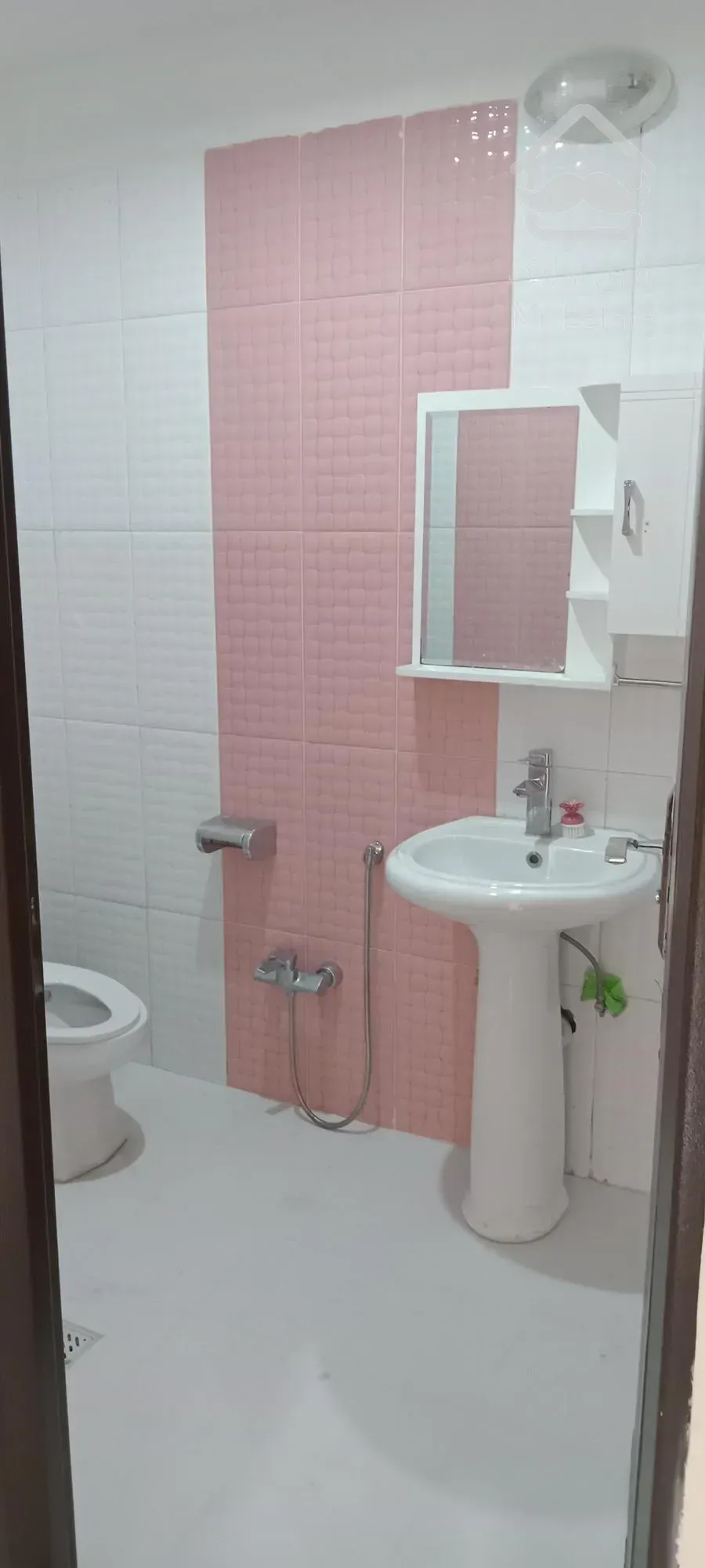 ۱۳۰ متر/ ۳ خوابه/دریاچه/رهن و اجاره فوری