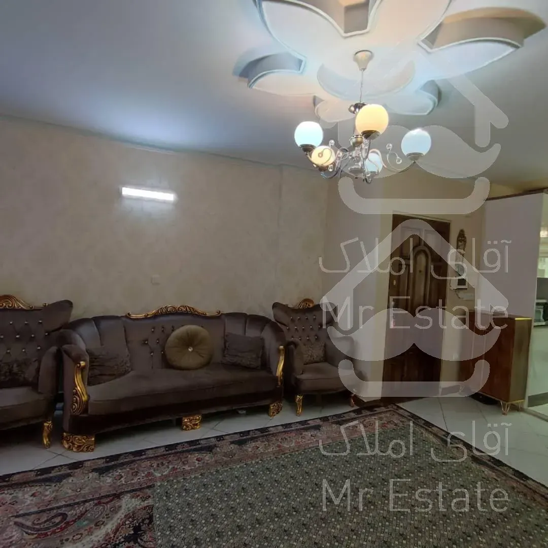 ۷۰ متر/دو خواب/بالا همکف/پارکینگ سندی