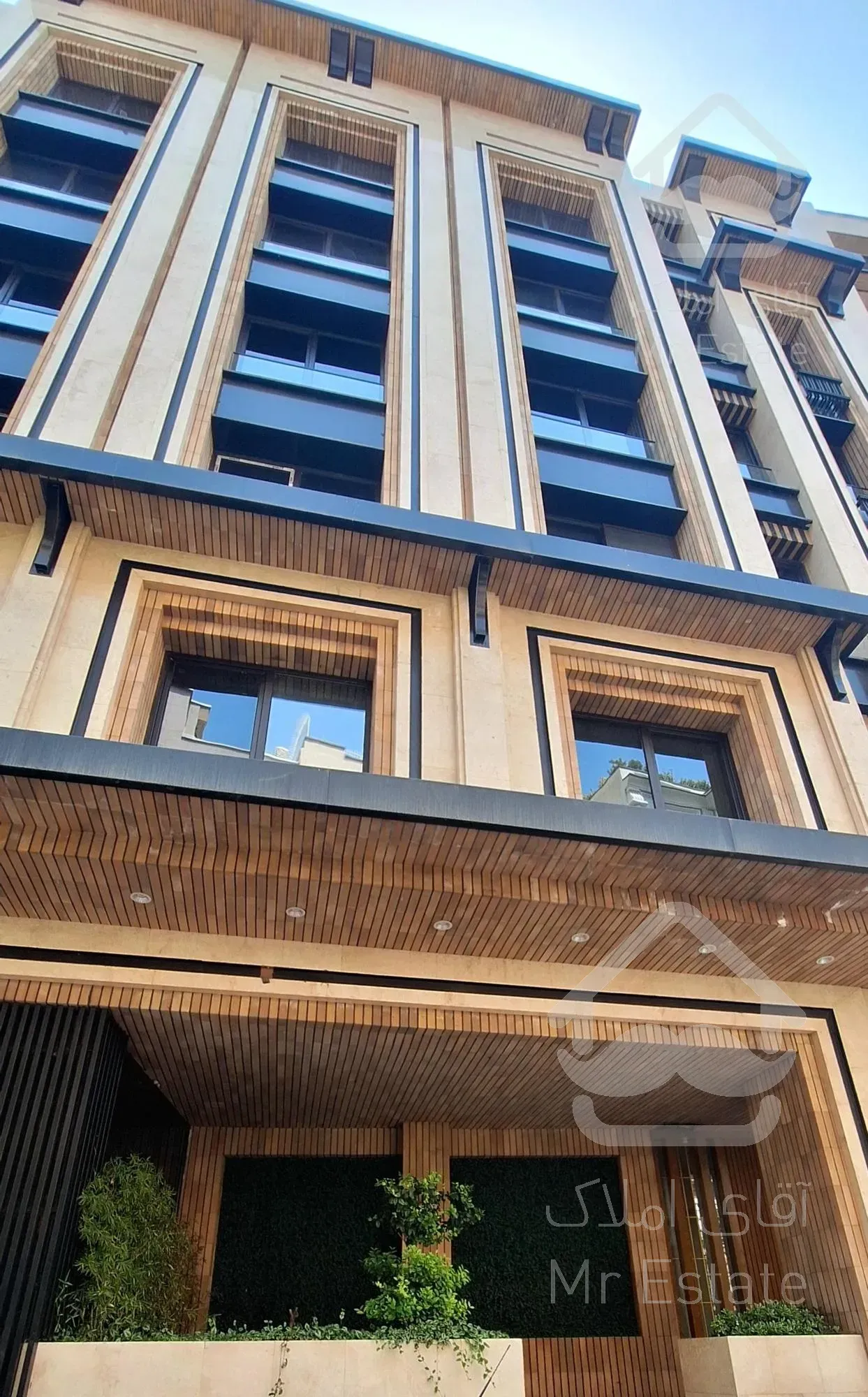 ۱۸۰متر نوساز مدرن کامرانیه فول مشاعات ۲پارکینگ