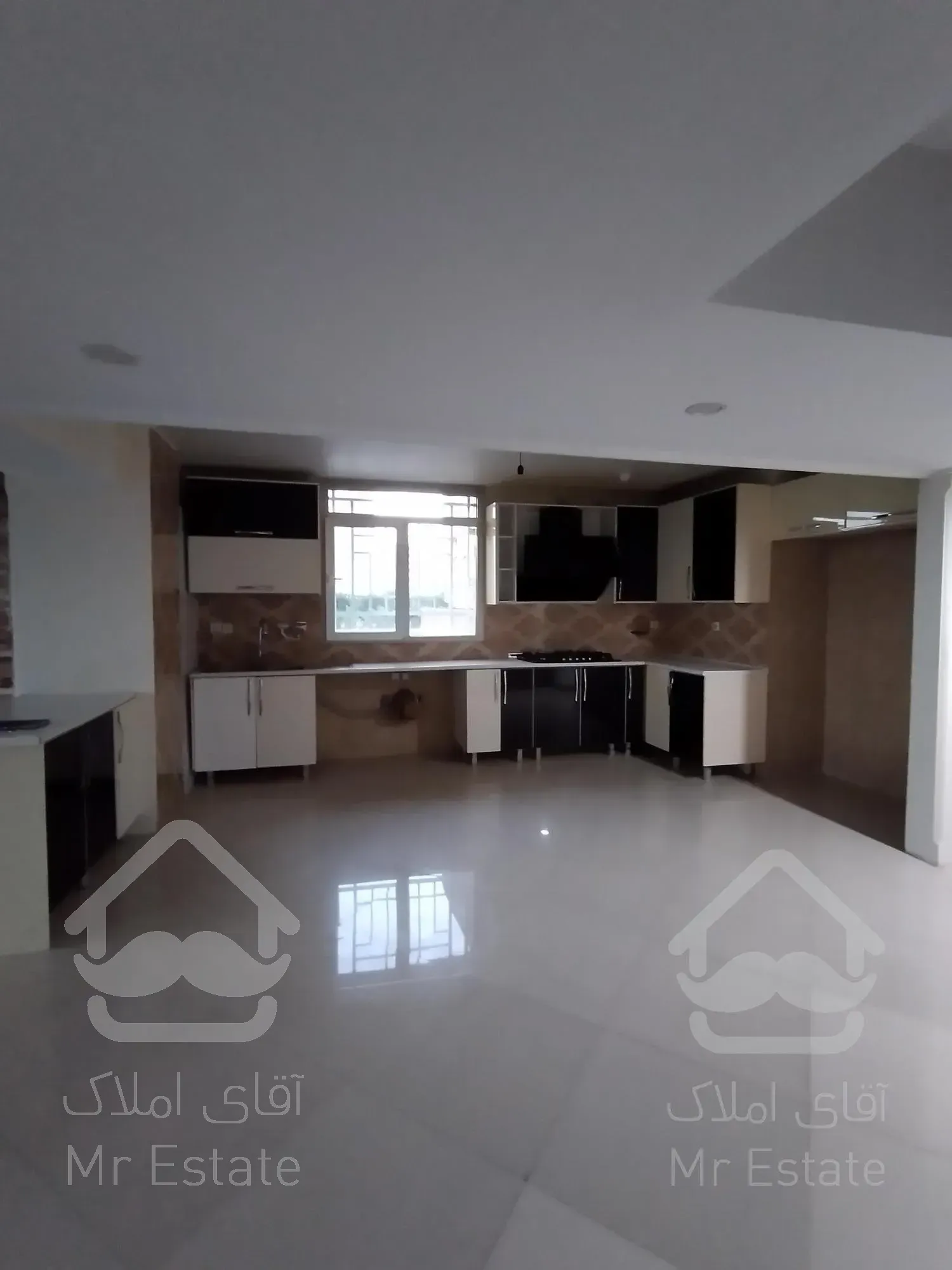 ۱۵۰ متر/۲خواب/دو قدمی دریاچه