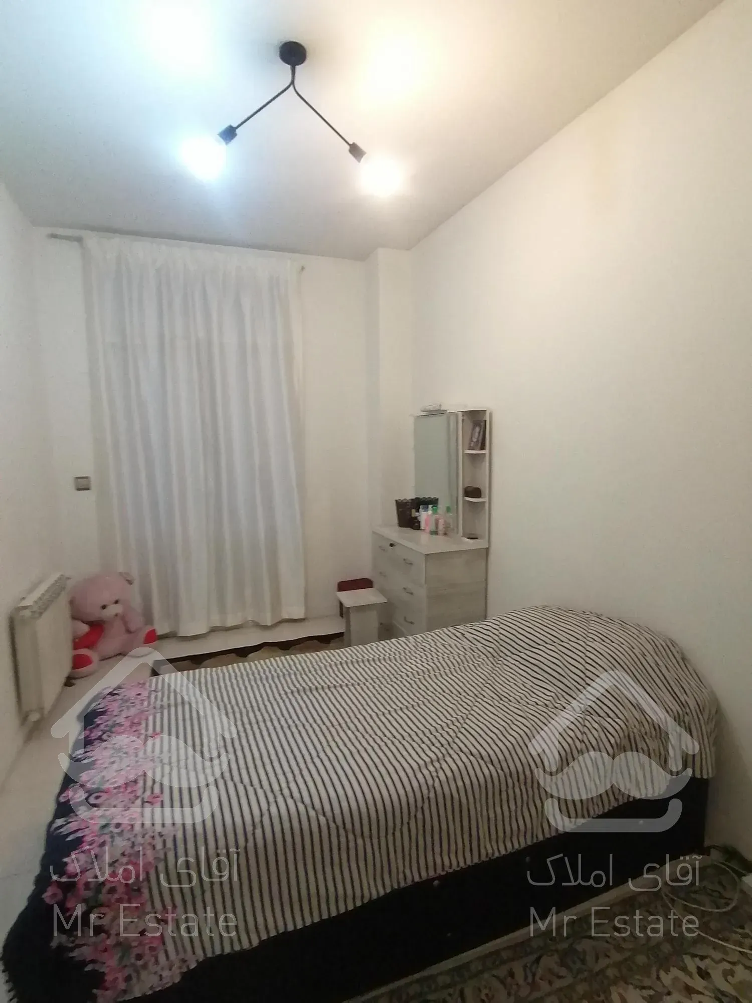 77 متر، دو خواب، سازمان برنامه