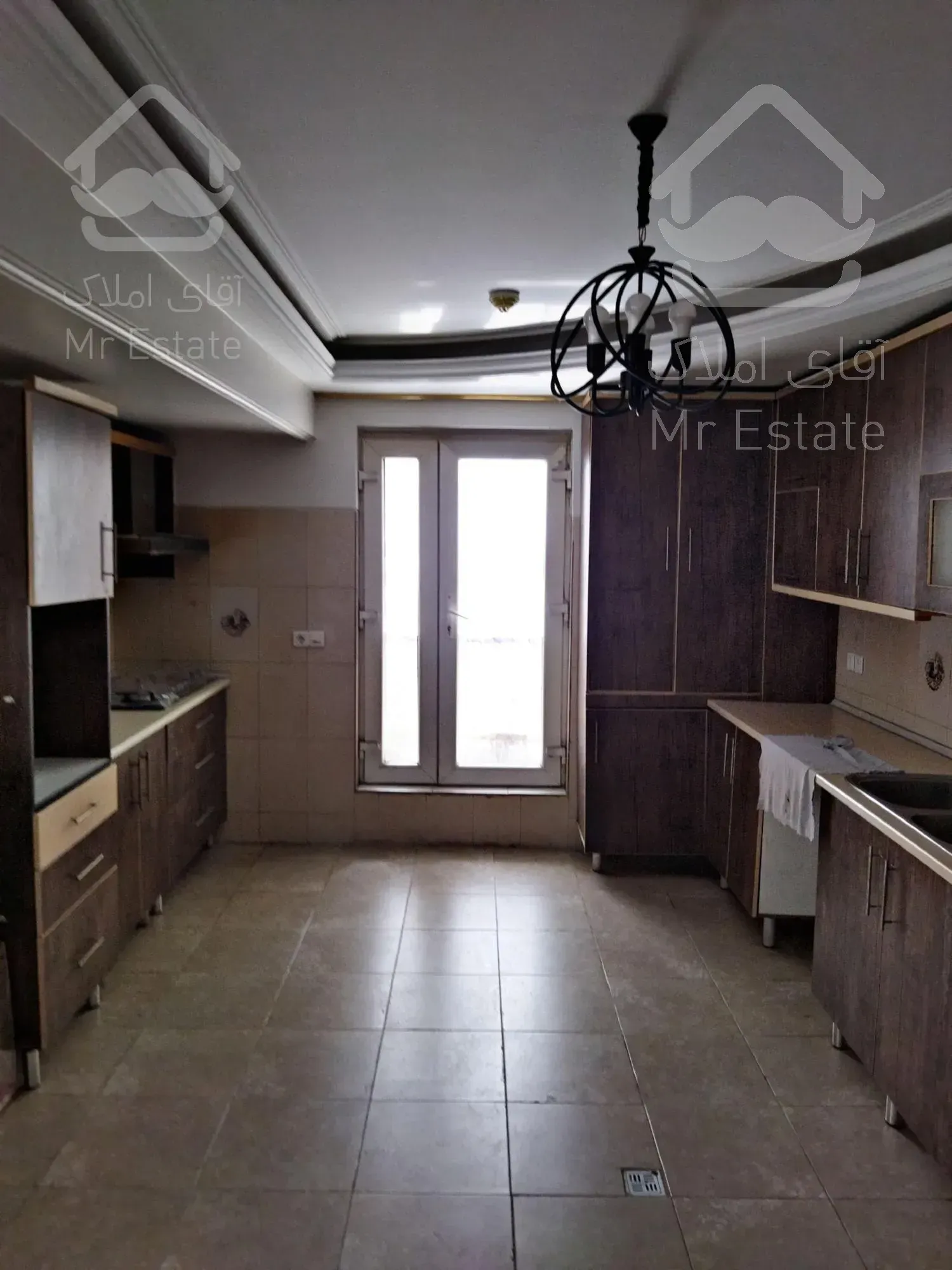 رهن و اجاره آپارتمان ۱۴۰ متری در چیتگر