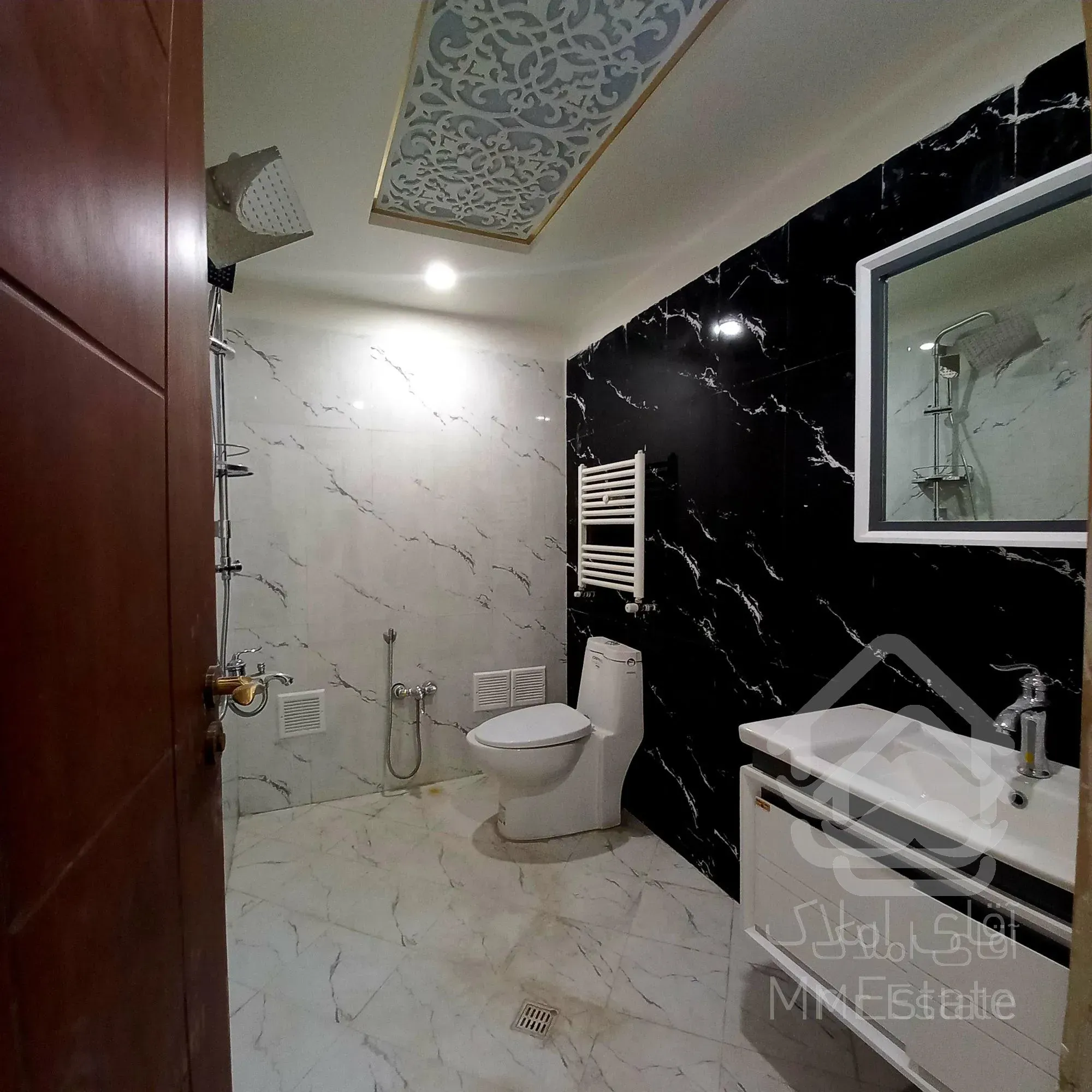 ۱۱۷ متر، قلب تپنده تجارت/رونیکا پالاس هروی