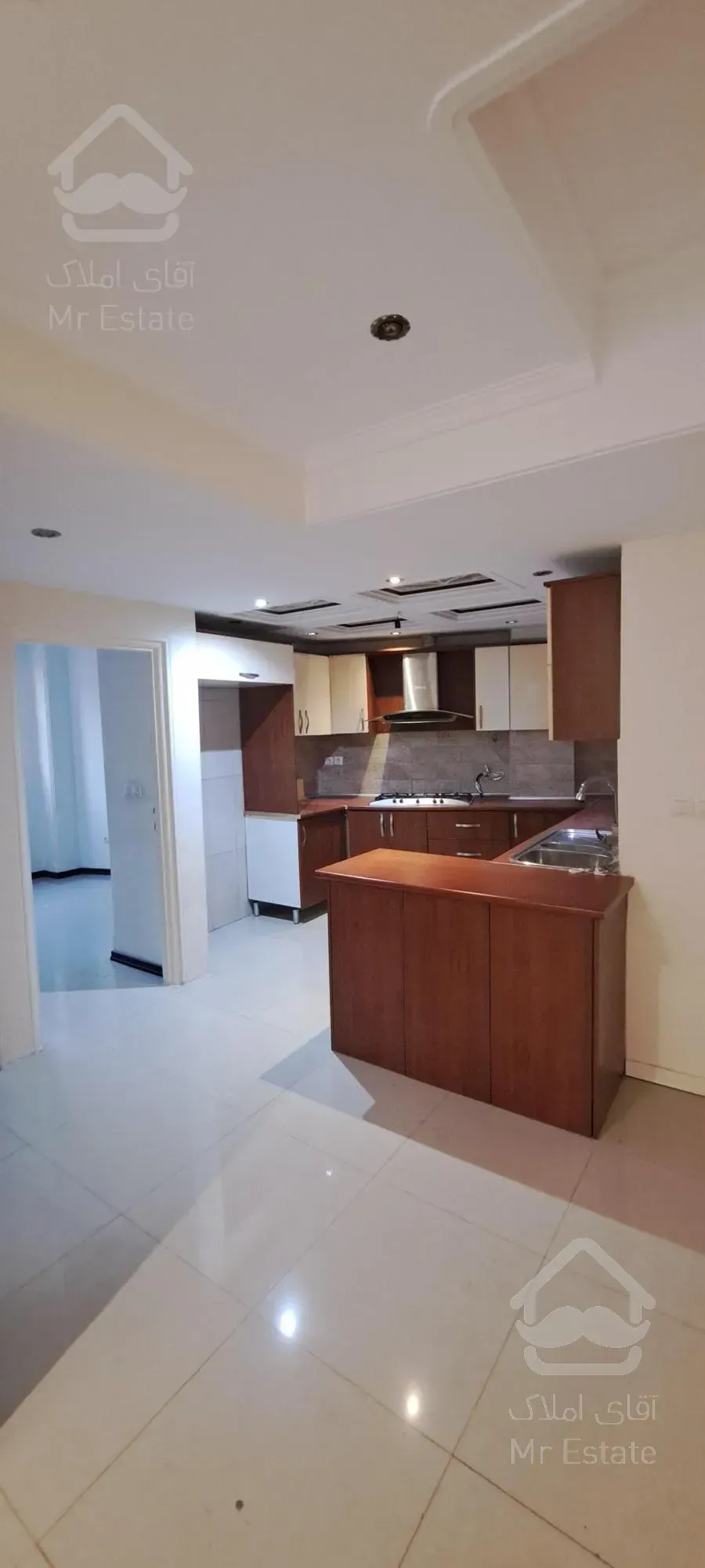 ۱۱۵ متری دو پارکینگ نزدیک مترو