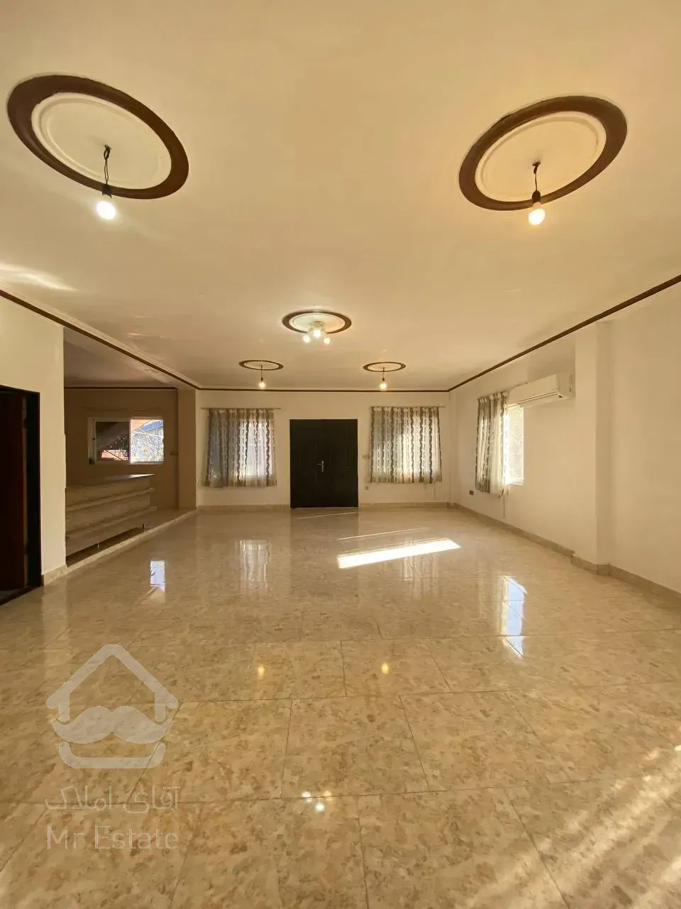 رهن و اجاره واحد ۱۶۰متری کمربندی ونوش