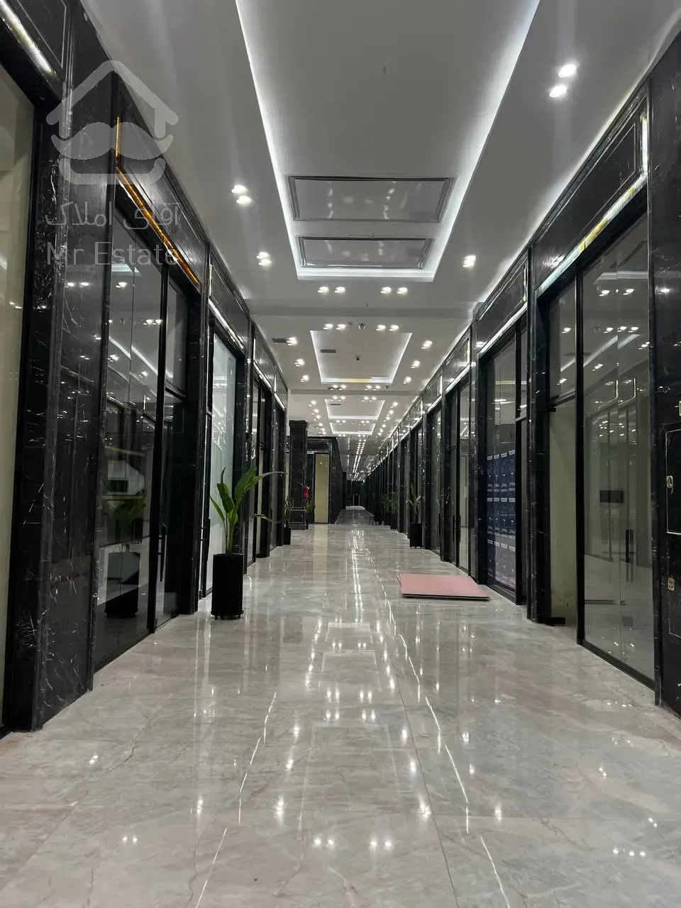 اجاره مغازه ۱۹ ماری در مجتمع رونیکا مال هروی