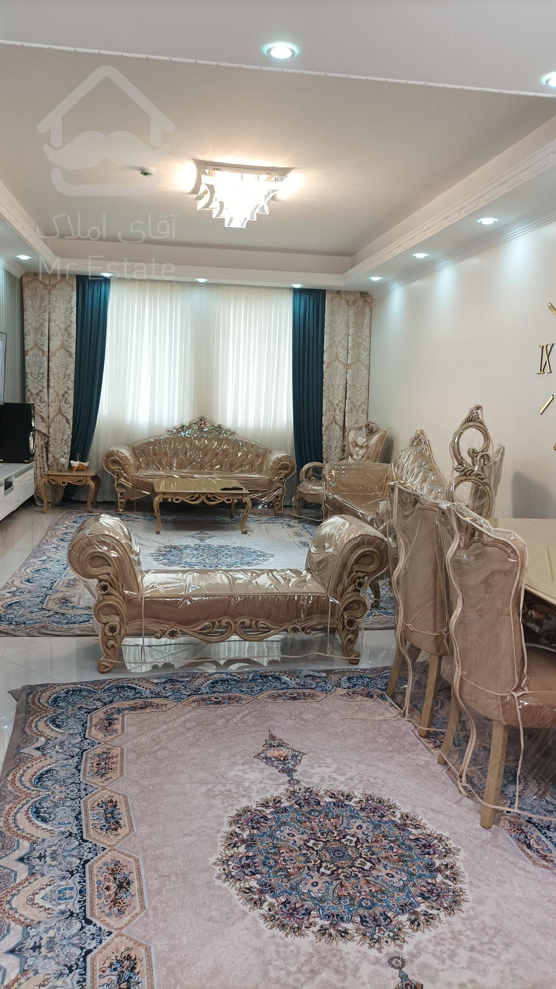 ۸۹ متر دو خواب دارای پارکینگ