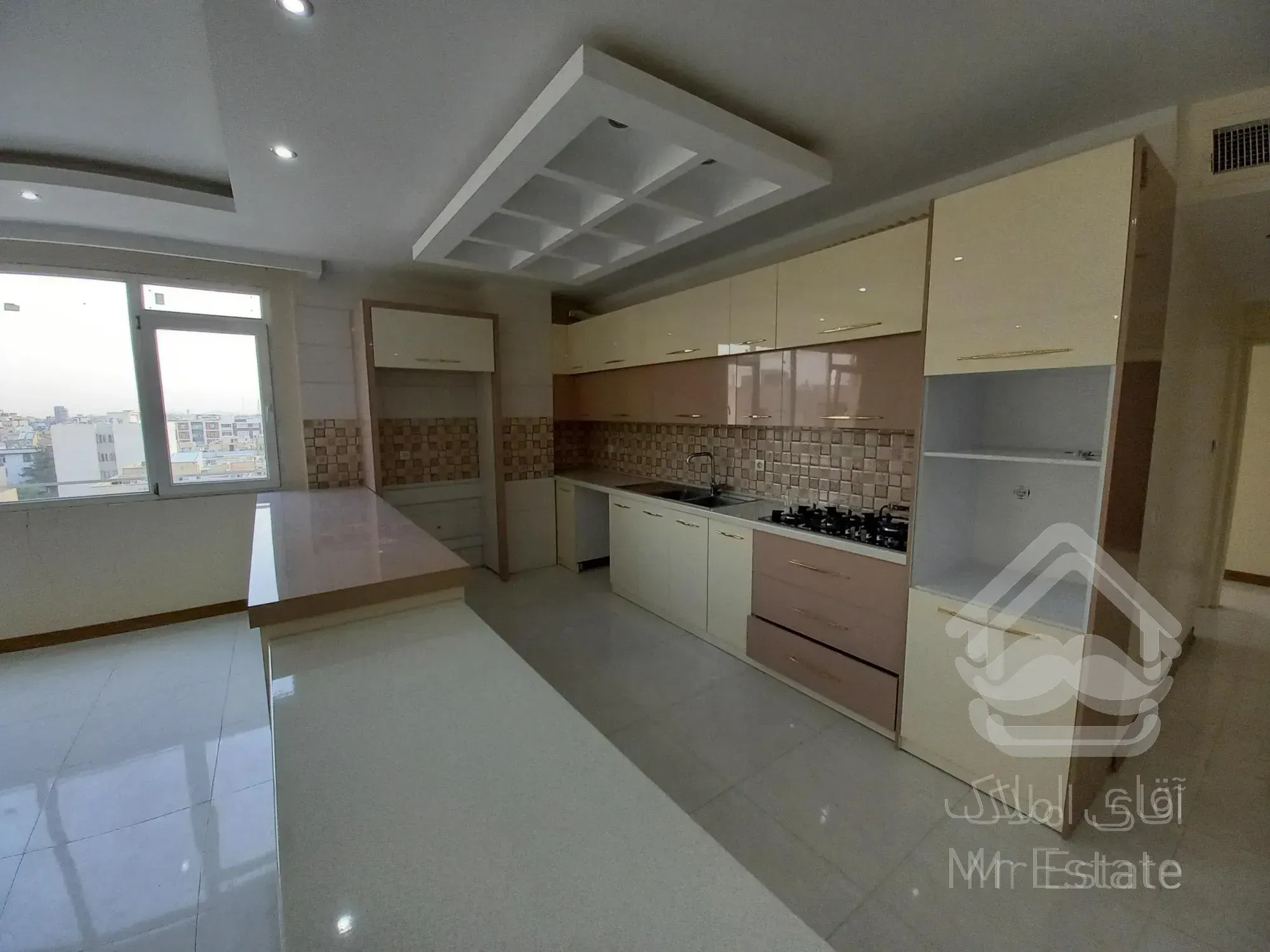 آپارتمان/۱۳۵/متر/سه/خوابه