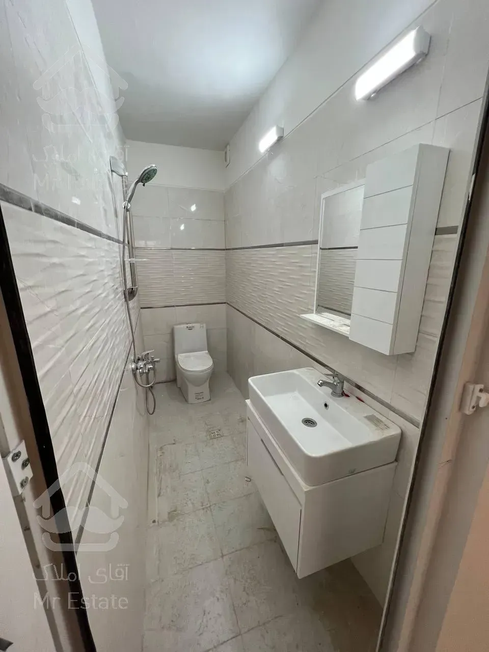 خانه حیاط دار دربست فول بازسازی شده و کلید نخورده