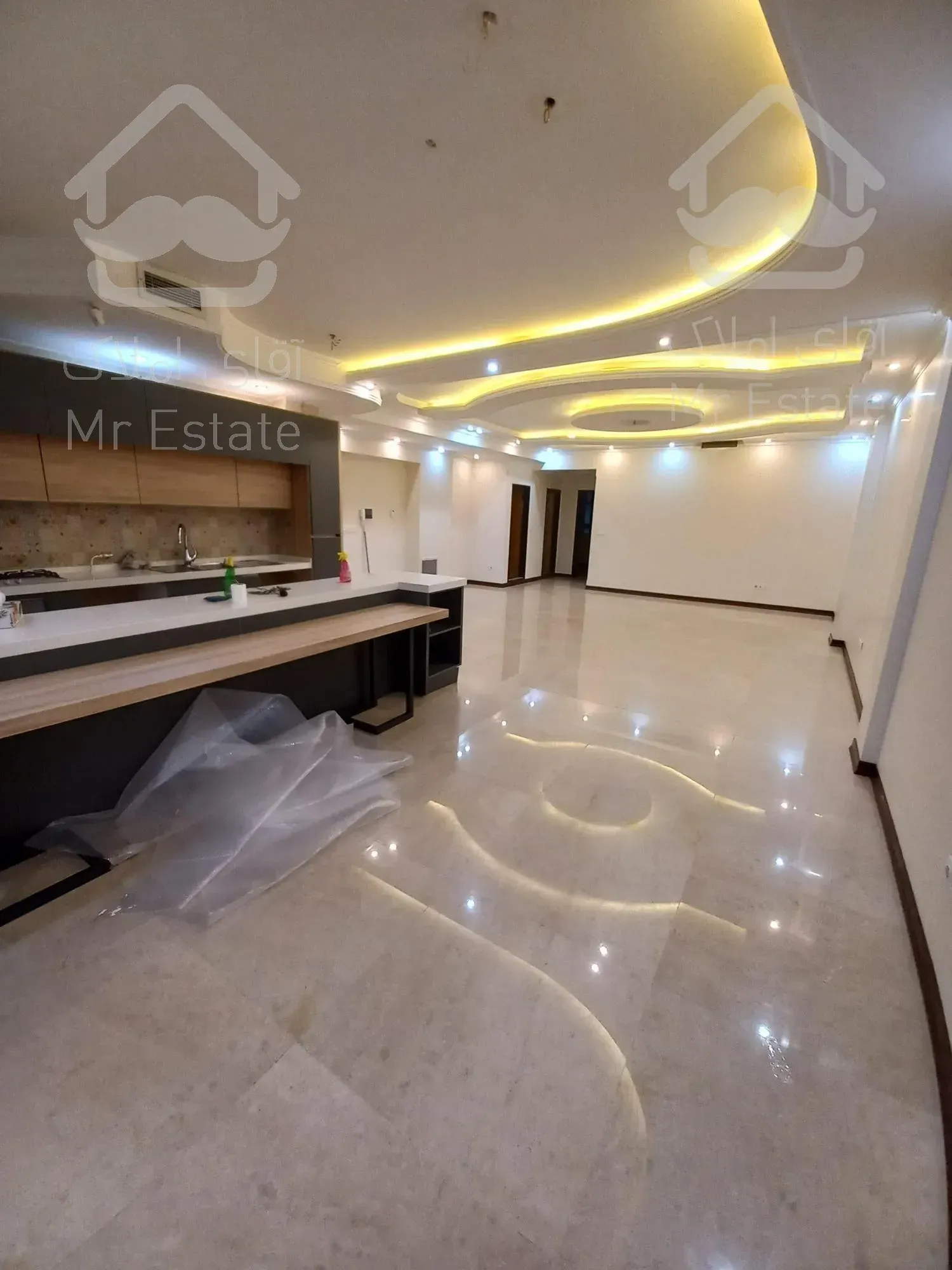 ۱۲۱ متر اقدسیه تک واحدی درحد کلید نخورده