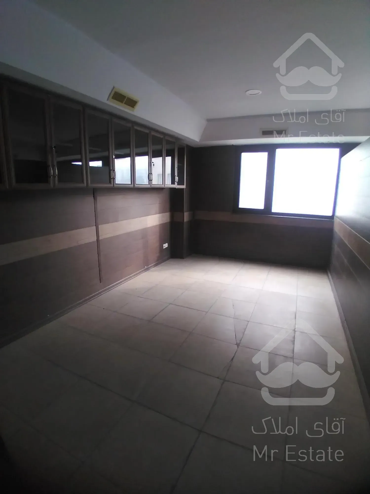 ۴ واحد در یک طبقه سند اداری