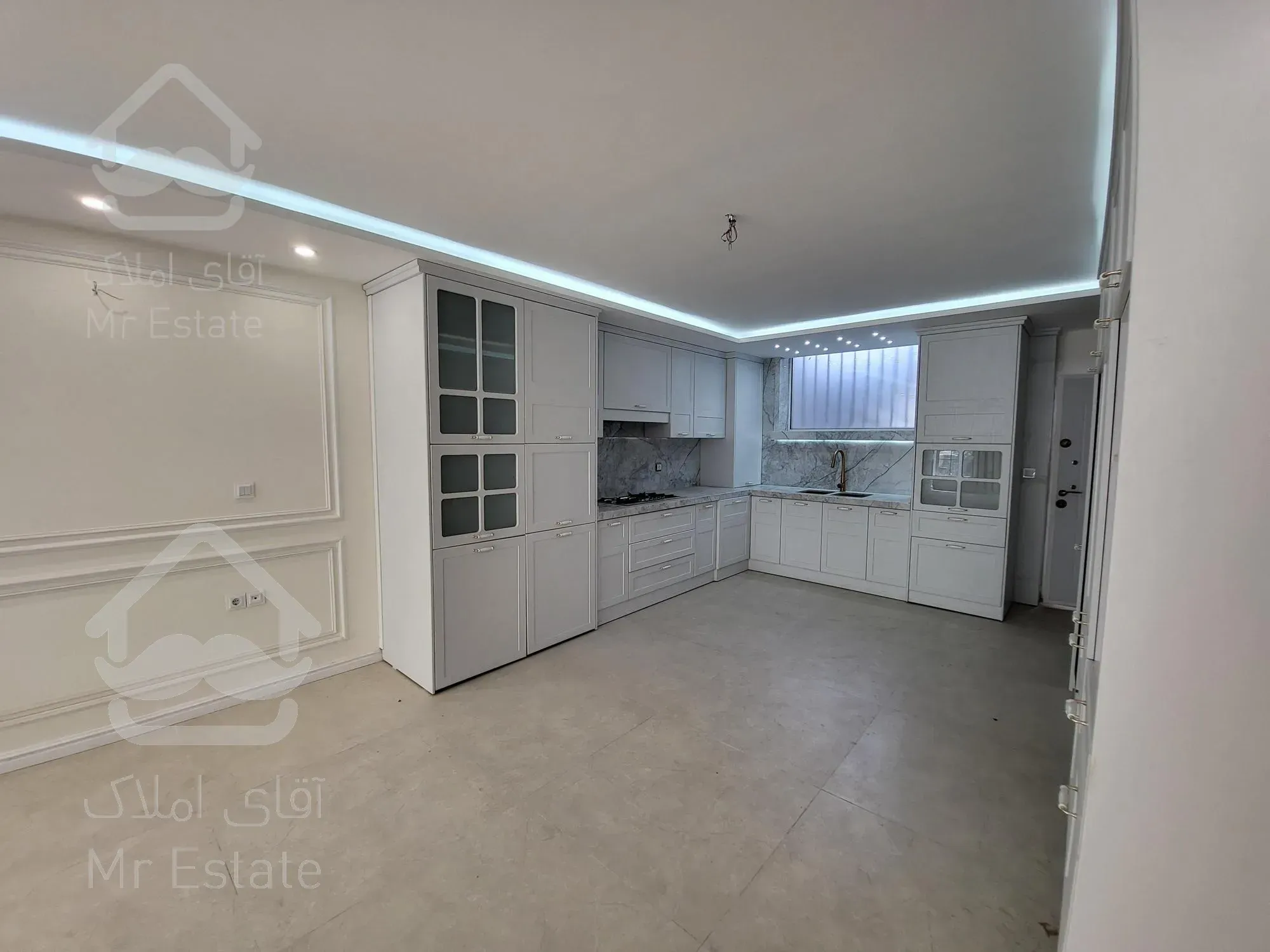 شهرک غرب 63متر رو به آفتاب (فول امکانات)