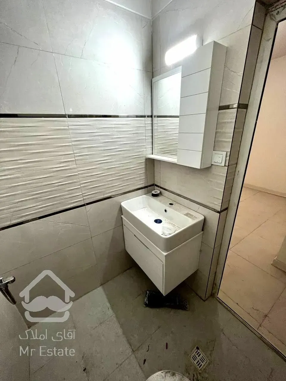 خانه حیاط دار دربست فول بازسازی شده و کلید نخورده