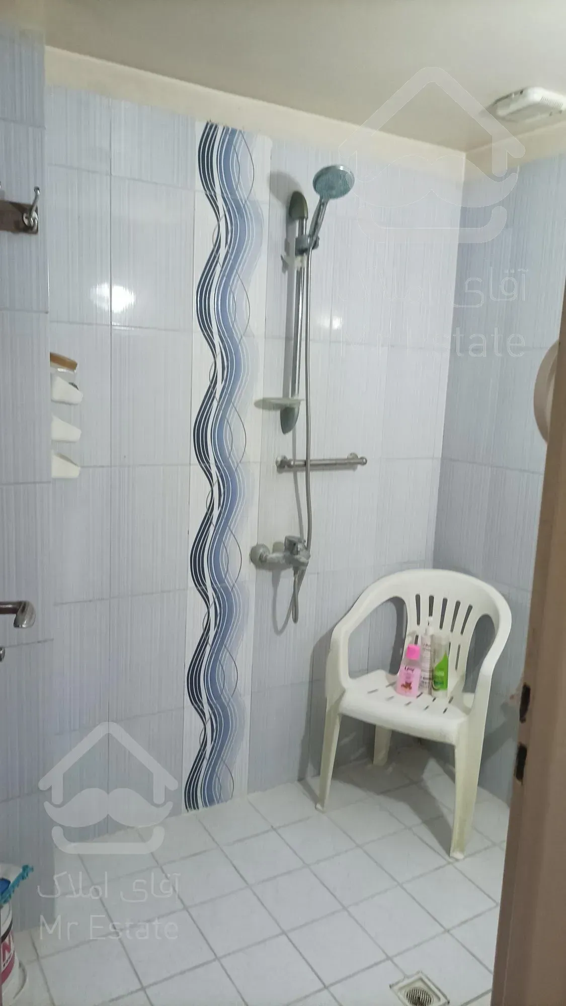 ۹۳ متر دو خواب دارای پارکینگ