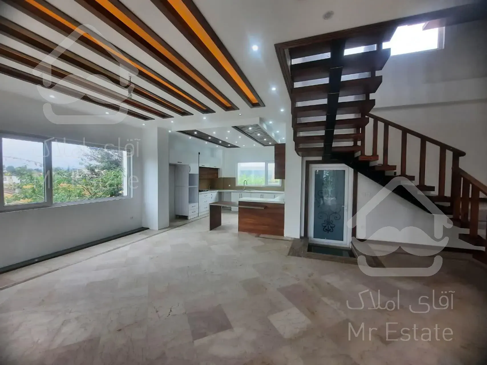 فروش ویلا در رویان استخر دار شهرکی سند دار کلید نخورده شیک