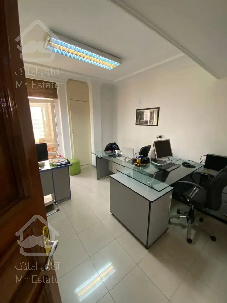 ۱۴۴ متر گاندی موقعیت اداری