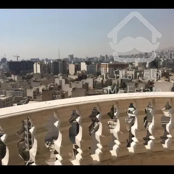 ۱۱۰متر  *  برج نشین  *  ویو ابدی  *  فول امکانات