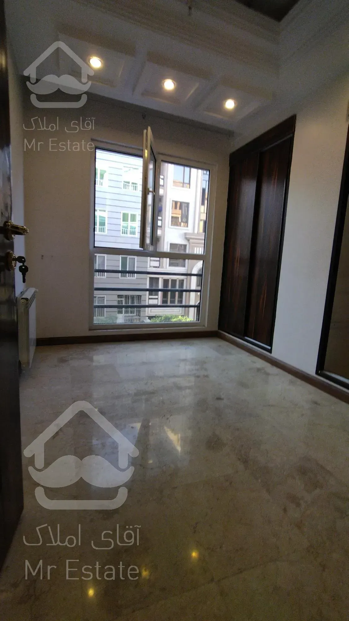 ۹۶متر/سالن پرده خور/تا لوکیشن