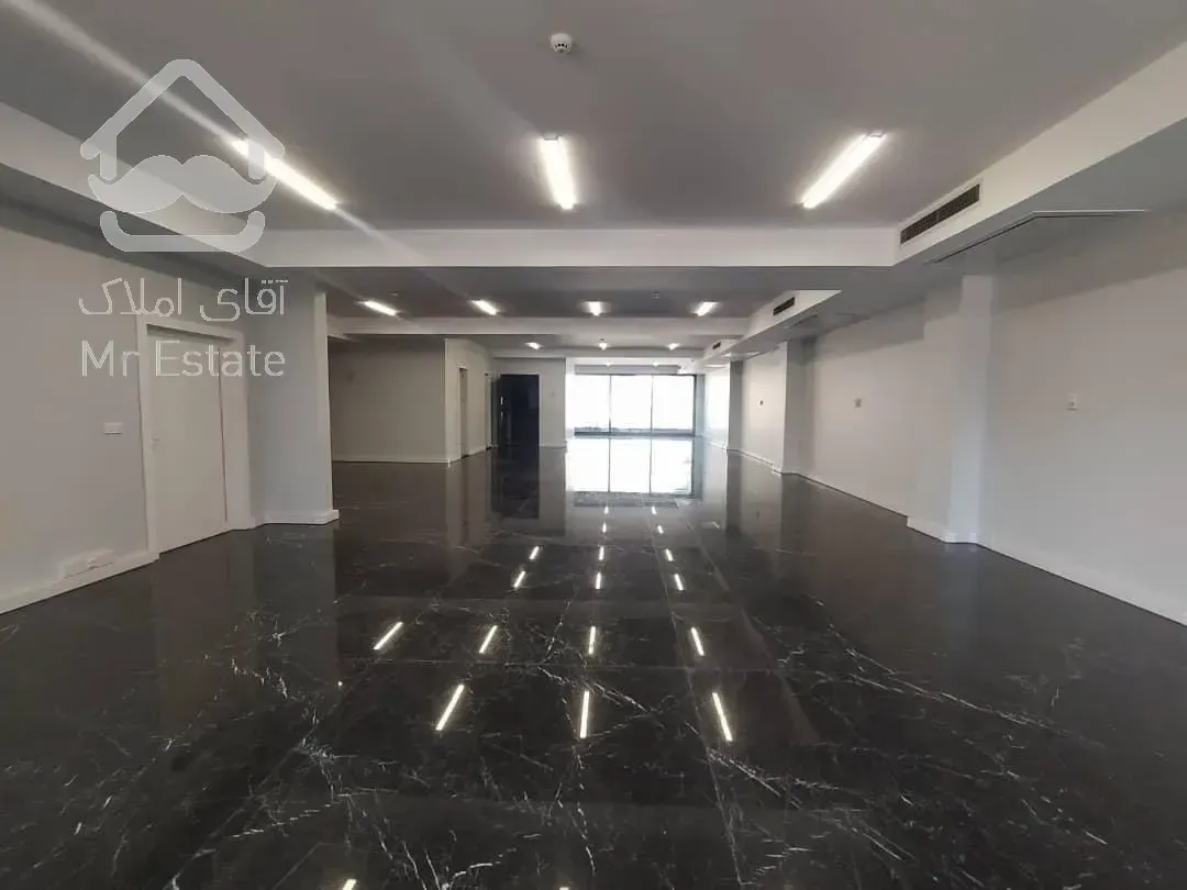 میدان ونک ۷۵۰ متر سنداداری