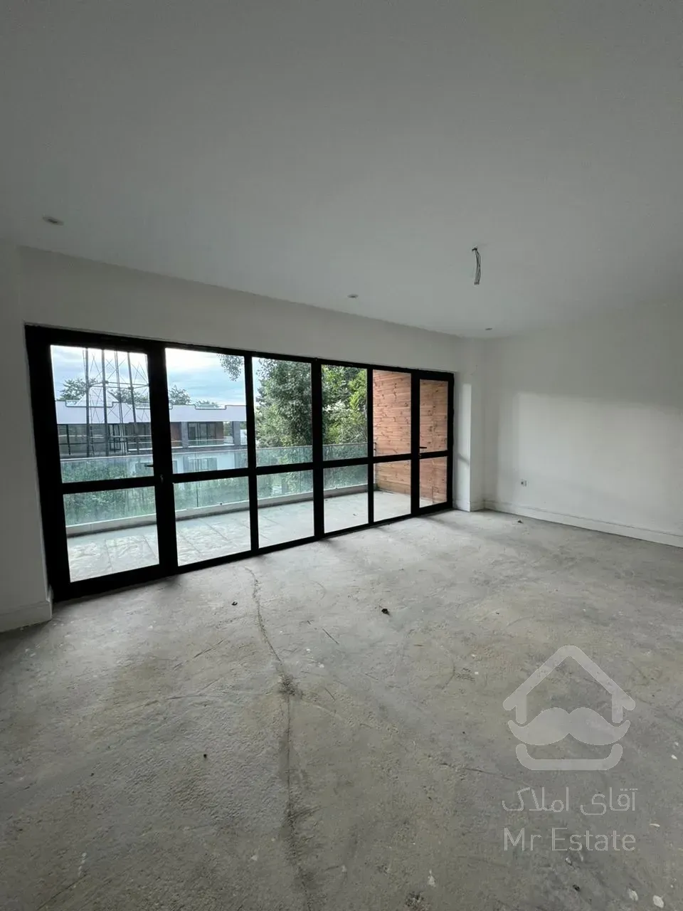 رهن و اجاره ویلا مدرن ۹۰۰متری لوکس استخردار رویان