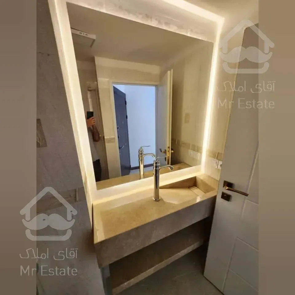 آپارتمان ۱۱۸ متری / اکازیون / خوش نقشه و دلنشین / بدون مشابه در منطقه