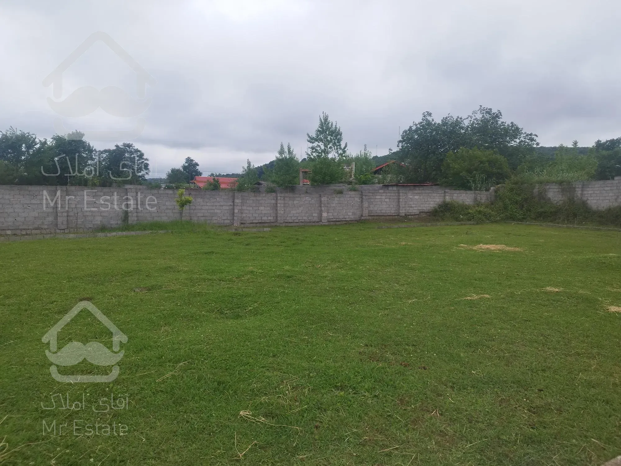 زمین مسکونی دور دیوار