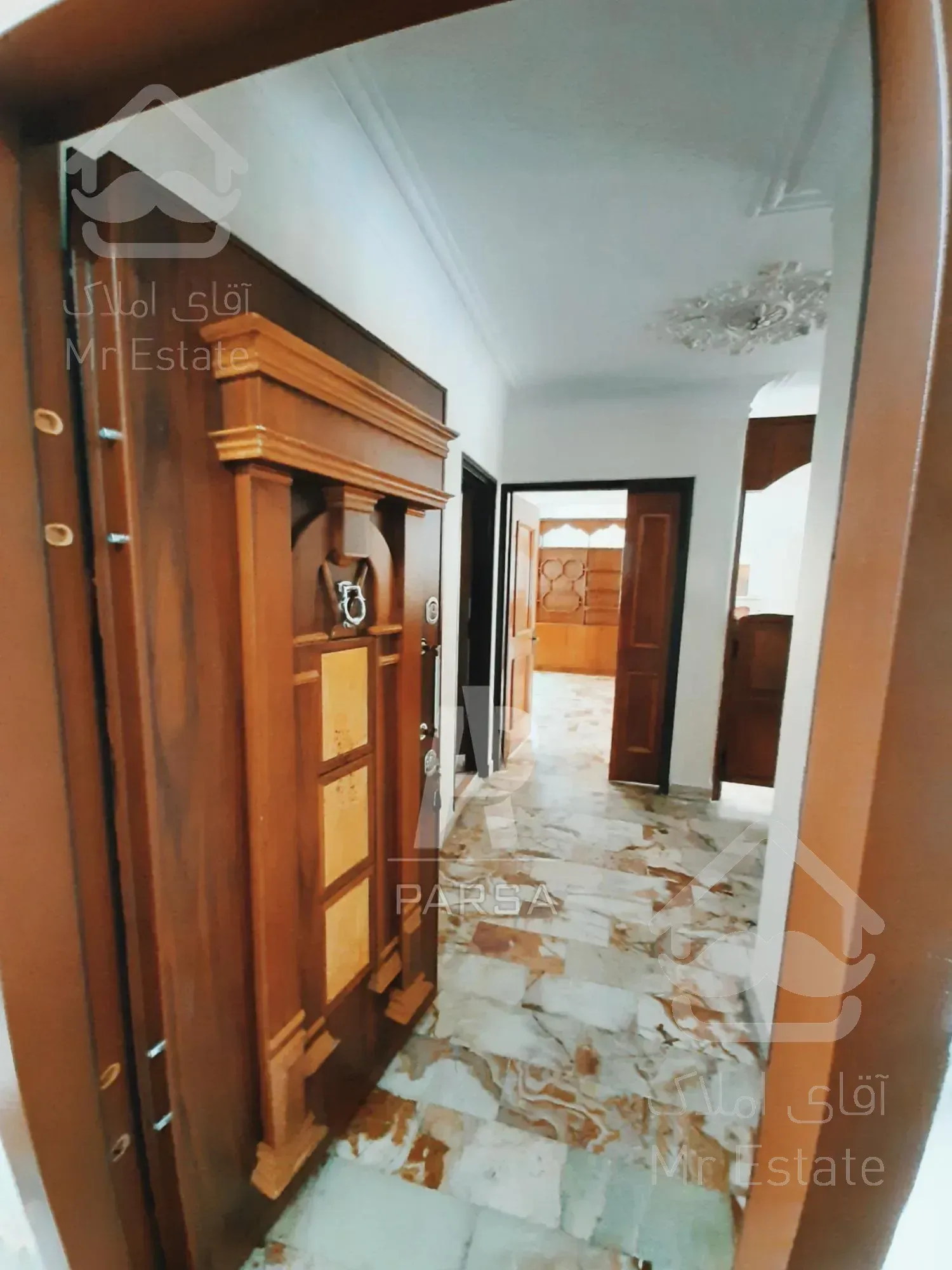 ۳۴۰متر ۳خواب کینگ* ۲پارکینگ* تاپ لوکیشن توانیر دوستان