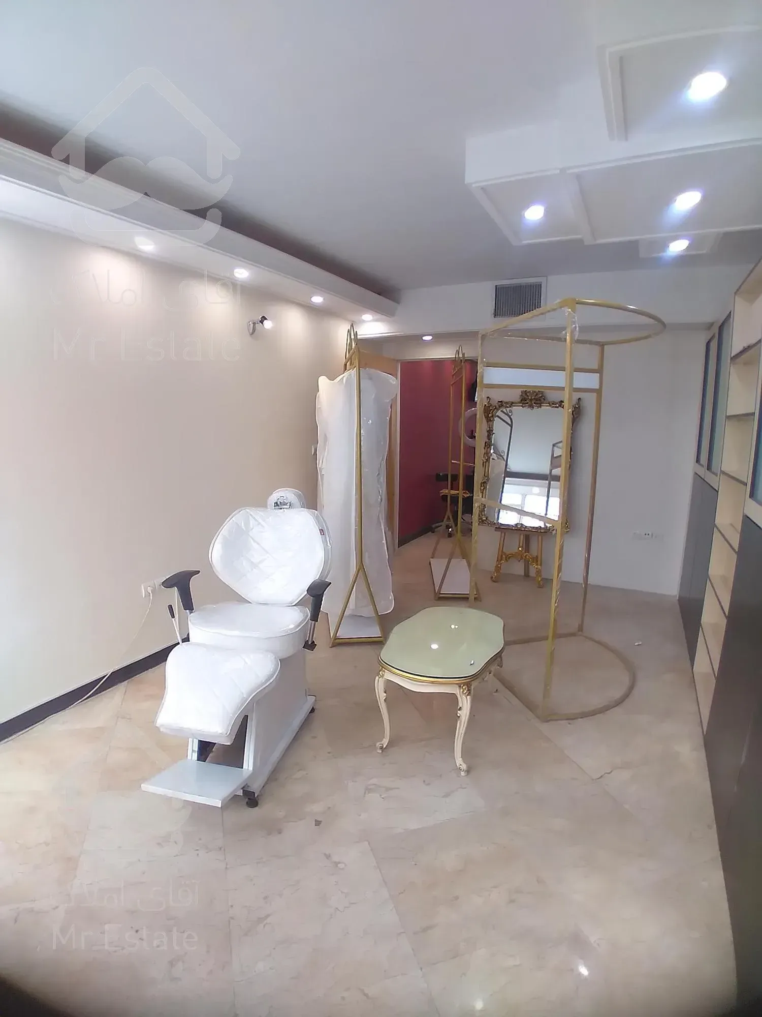 ۱۲۰ متر جردن. موقعیت اداری