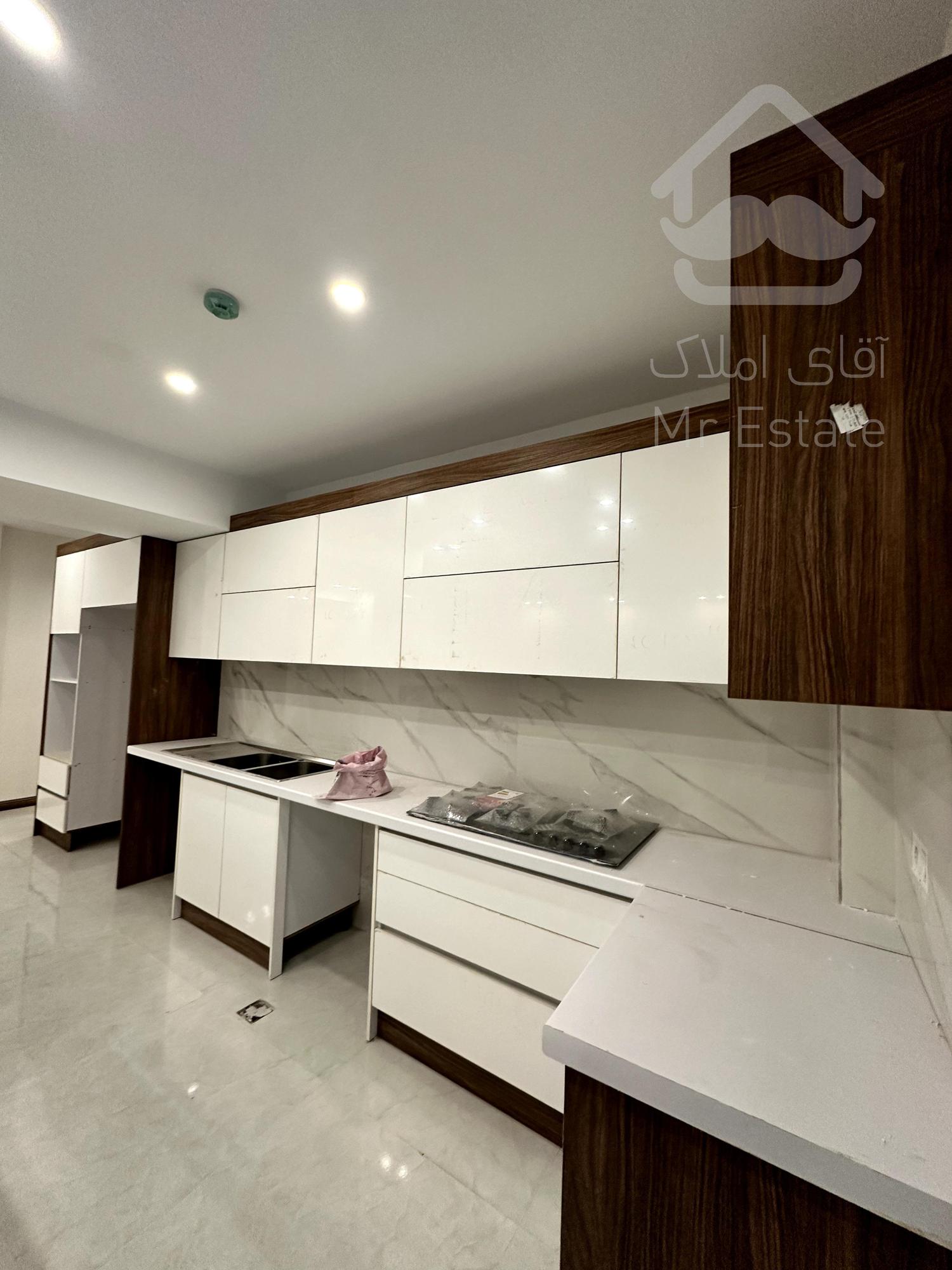 آپارتمان ۱۴۵ متری در گوهردشت / تجهیز شده/ جنوبی غرق نور