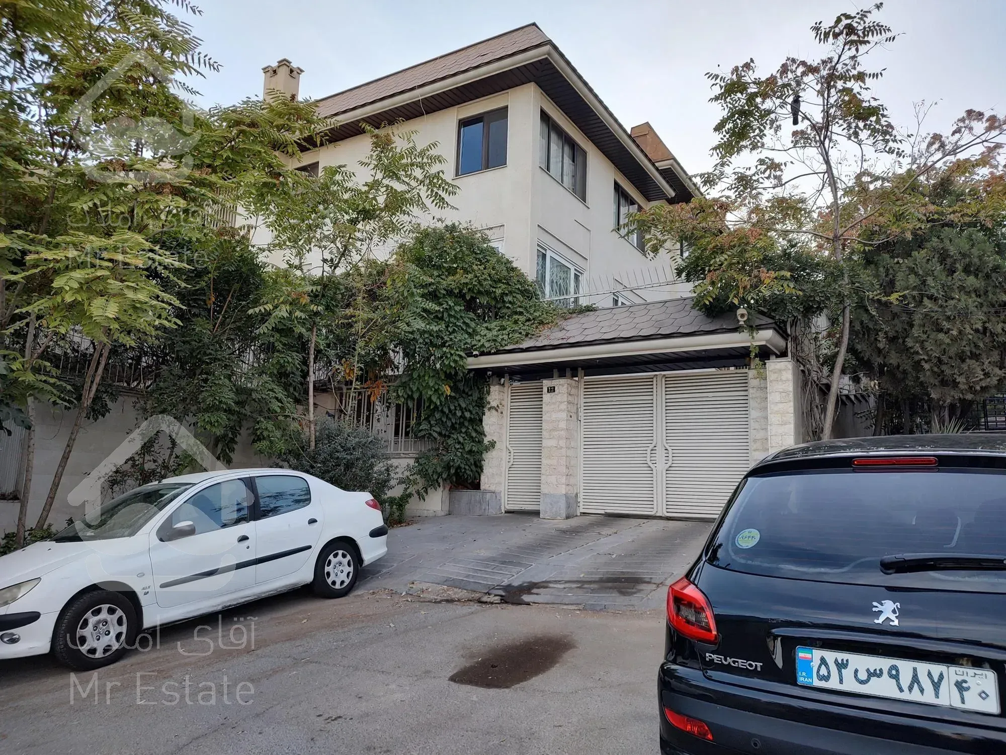 ویلا باغ ۱۵۰متر ۳خواب/یک از چهار/۳پارکینگ