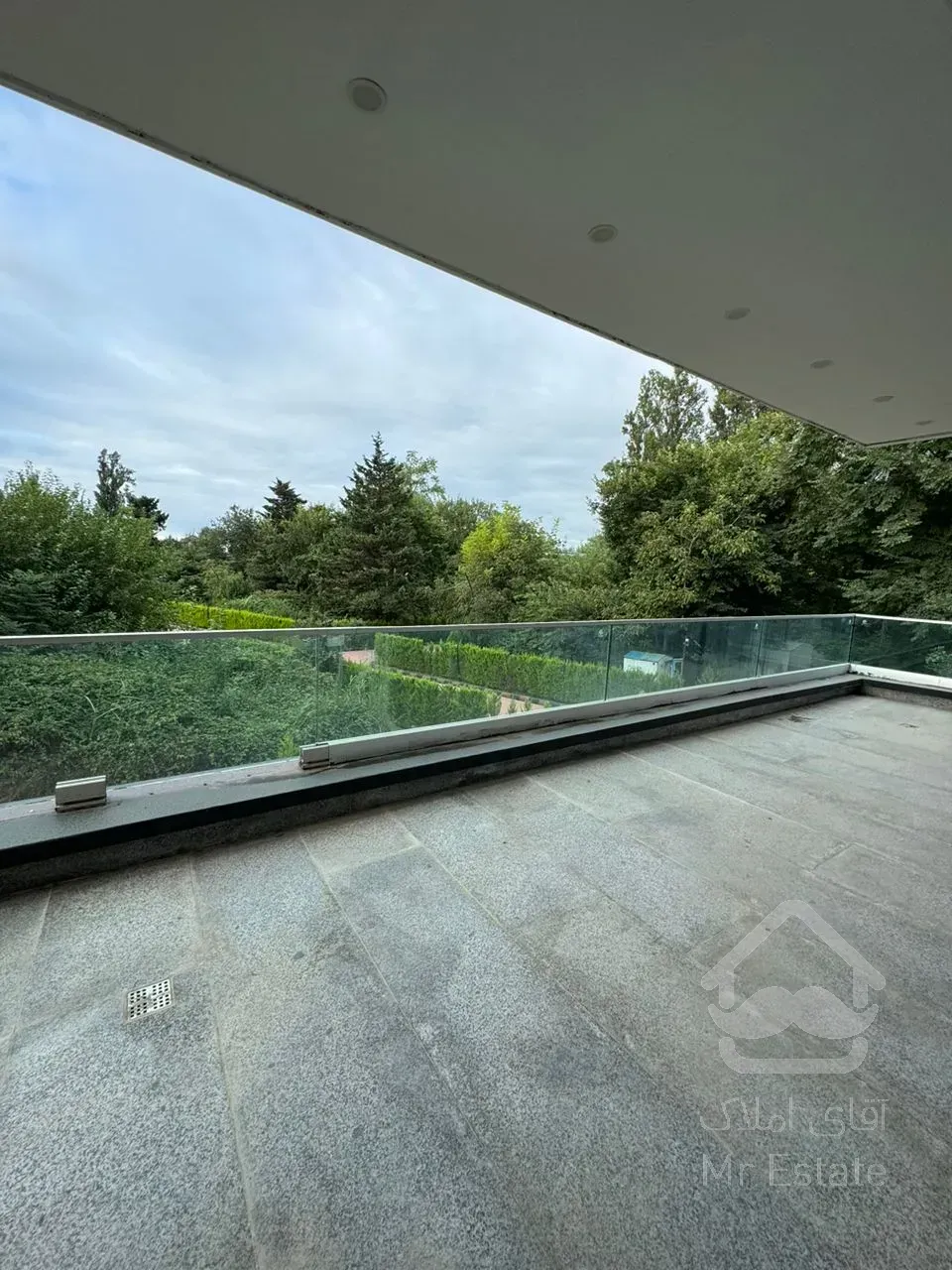 رهن و اجاره ویلا مدرن شهرکی زیر قیمت ۶۰۰متری وازیوار