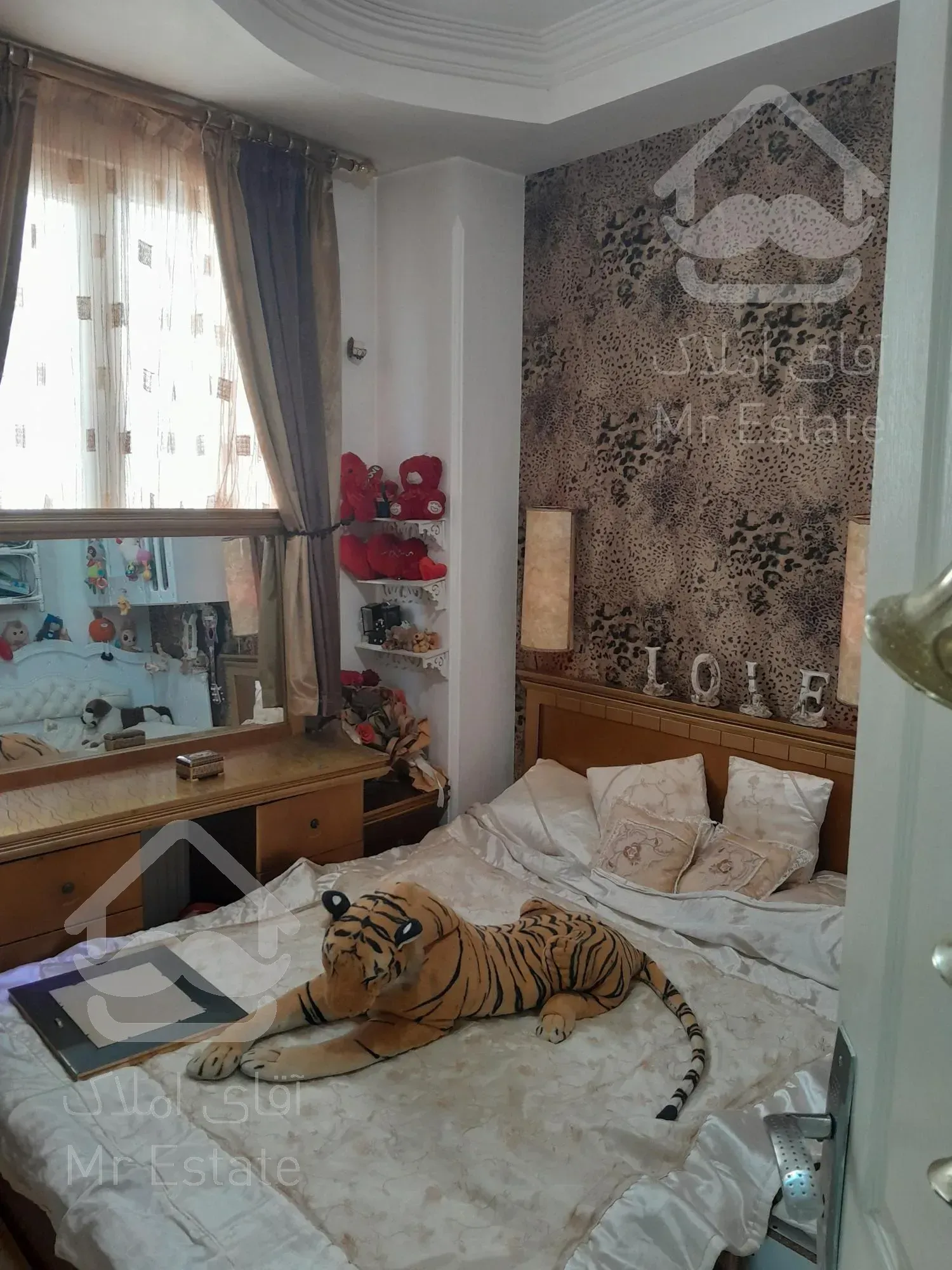 ۵۷متر/پارکینگدار/با گذر پهن ۸متری