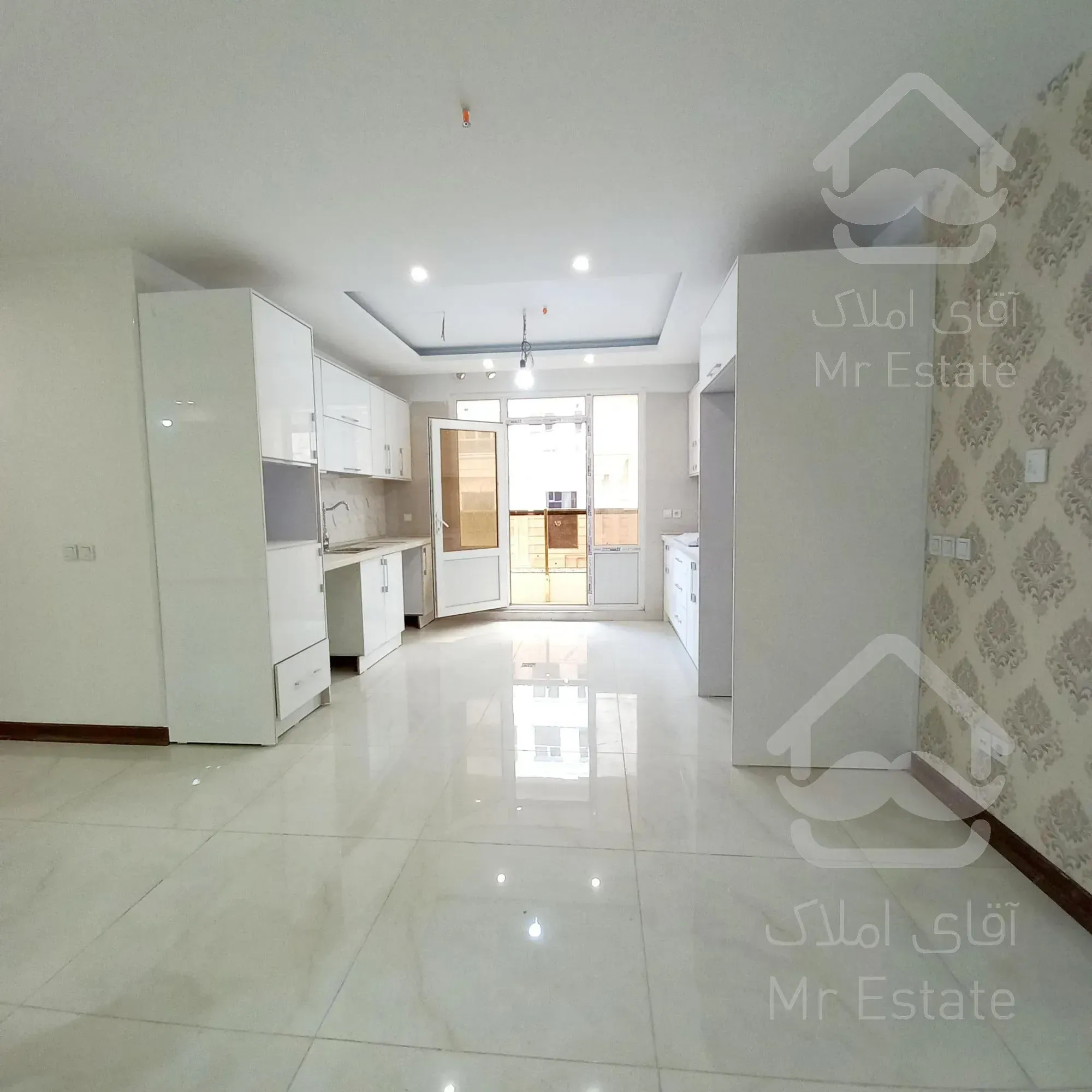 ۱۱۷ متر، قلب تپنده تجارت/رونیکا پالاس هروی