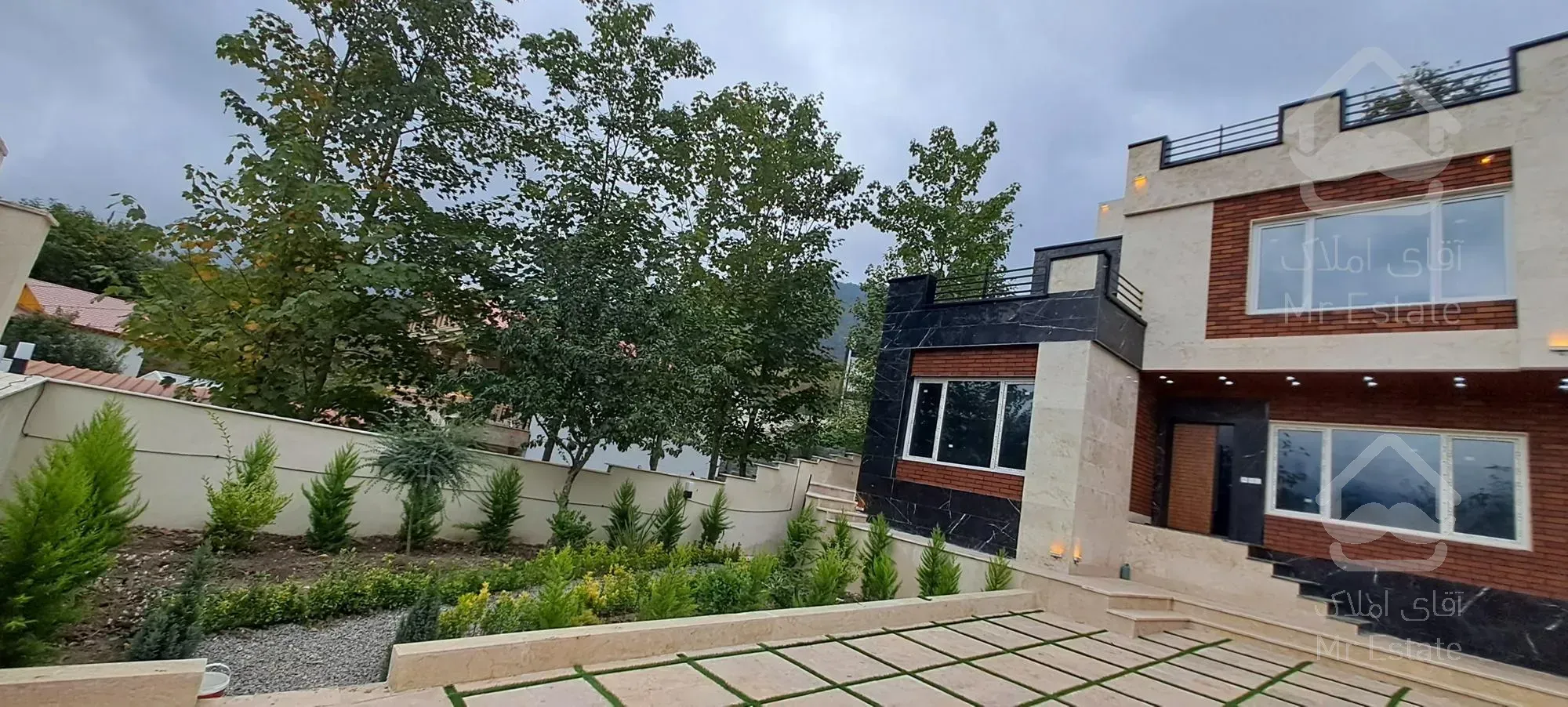 ویلا تریپلکس نما مدرن