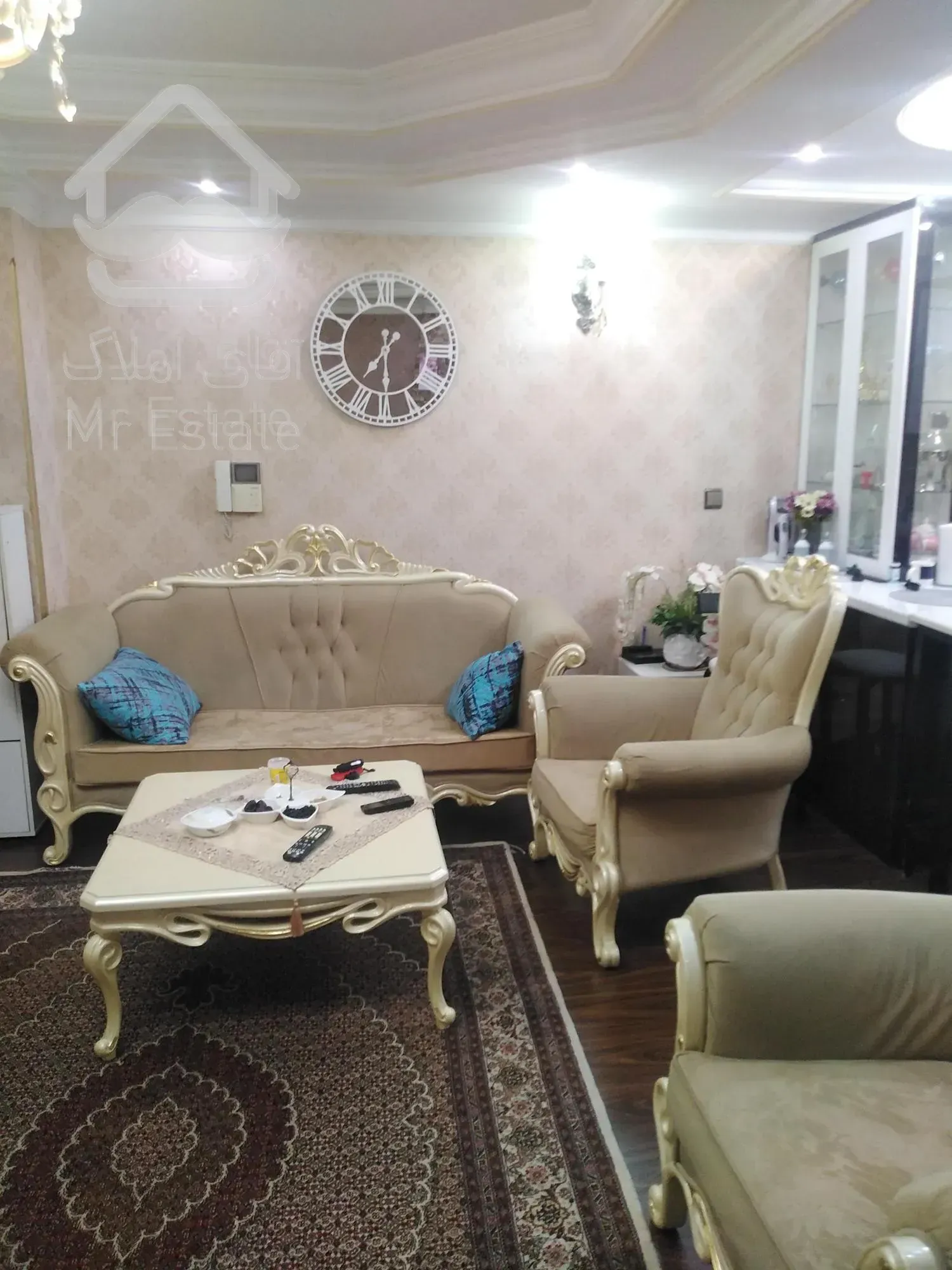 63 متر فول امکانات رو به آفتاب