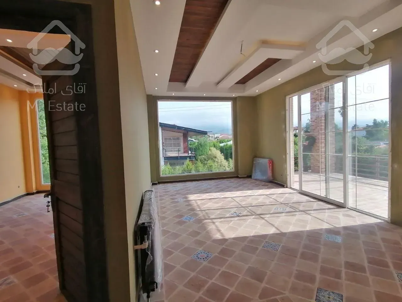 ویلا آجری سبک خاص استخردار