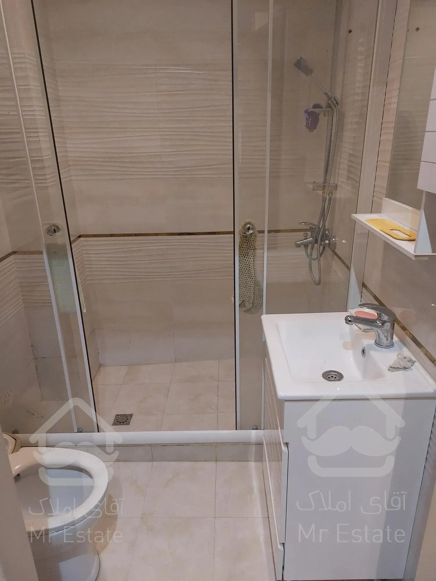 ۲۱۵ متر ۳ خواب ۳ پارکینگ تک واحدی پاسداران هروی