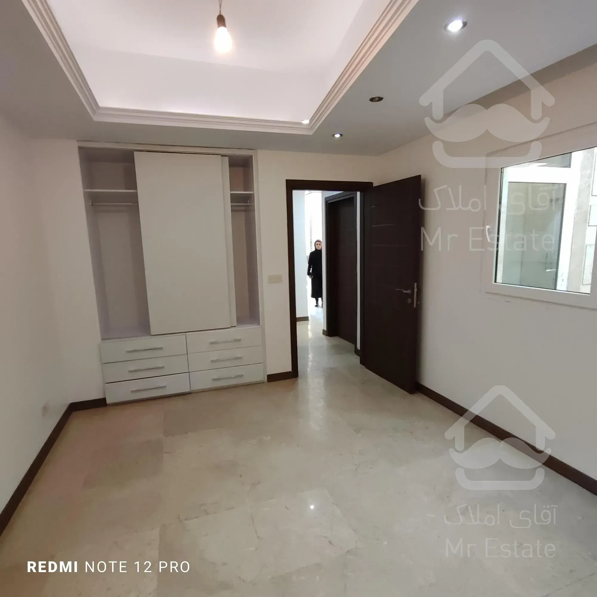 شهرک غرب ۱۵۰متر۳خواب ۶ساله تکواحدی